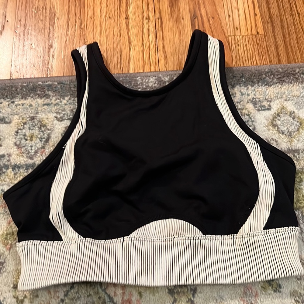 Alo Yoga Sports Bra
